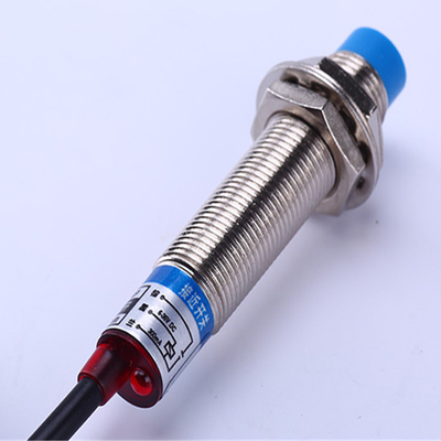 汎用 E2B-S08KN02-MC-B1 OMS インダクティブ近距離センサー